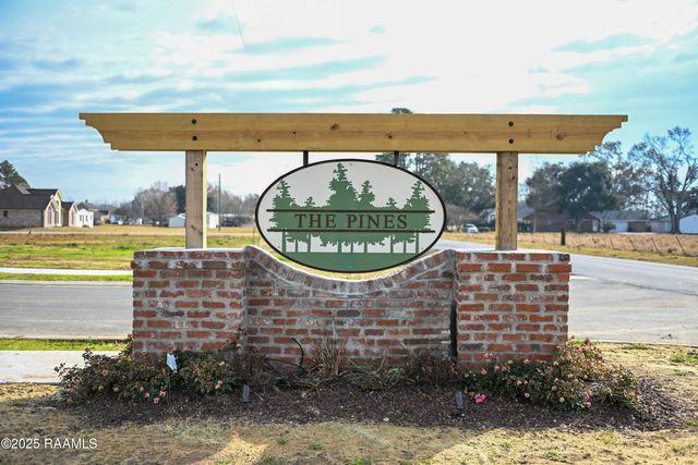 125 Crooked Pine Lane, Scott, LA 70583