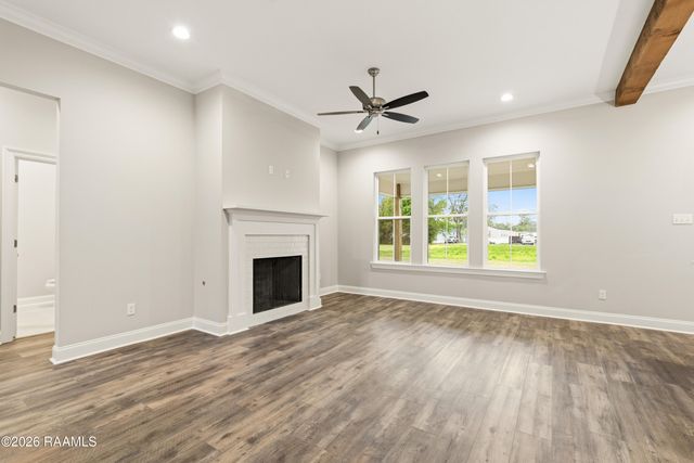 125 Crooked Pine Lane, Scott, LA 70583