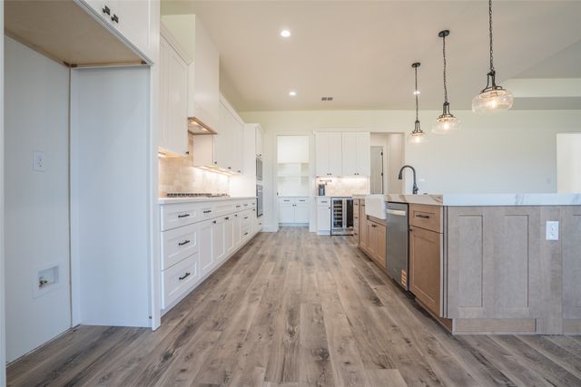 921 Bandon Dunes Drive, Fort Worth, TX 76028