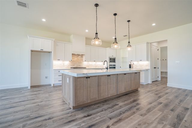 921 Bandon Dunes Drive, Fort Worth, TX 76028