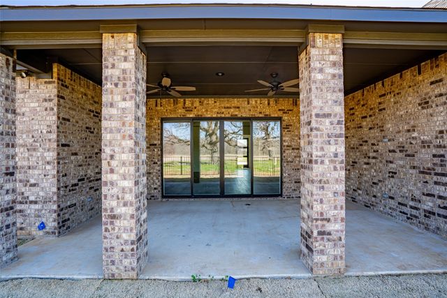 921 Bandon Dunes Drive, Fort Worth, TX 76028