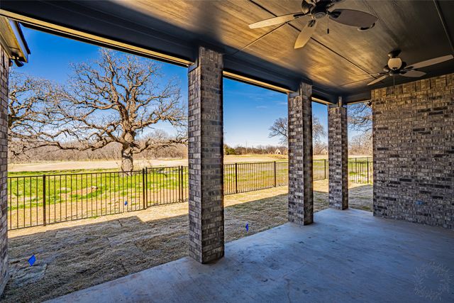 921 Bandon Dunes Drive, Fort Worth, TX 76028