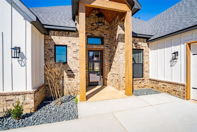 921 Bandon Dunes Drive, Fort Worth, TX 76028