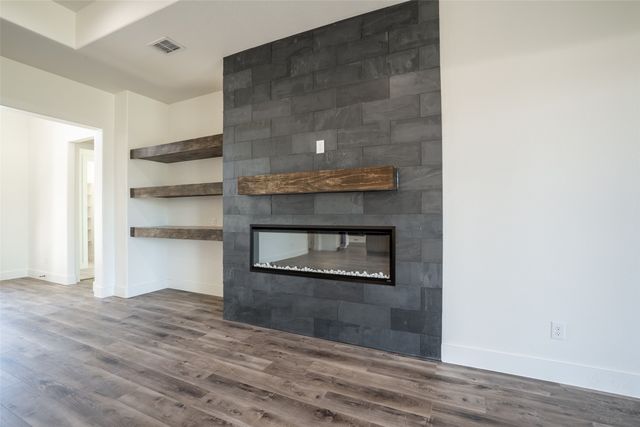 921 Bandon Dunes Drive, Fort Worth, TX 76028