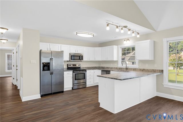 419 Stone Hearth Ct, Hopewell, VA 23860