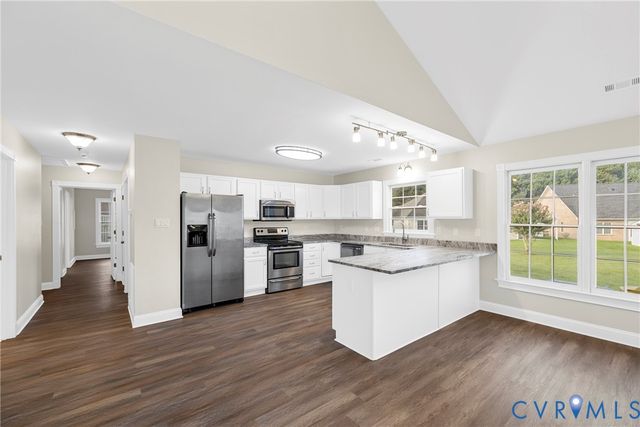 419 Stone Hearth Ct, Hopewell, VA 23860
