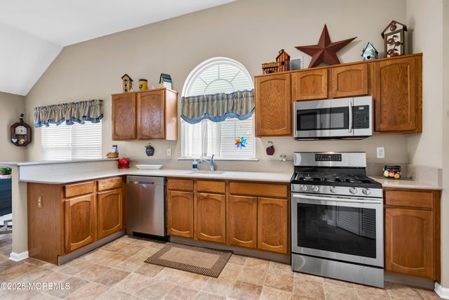 18 Peaksail Drive, Bayville, NJ 08721