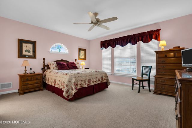 18 Peaksail Drive, Bayville, NJ 08721