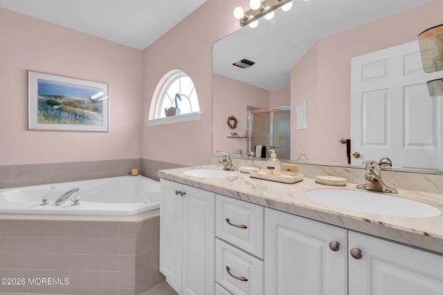 18 Peaksail Drive, Bayville, NJ 08721