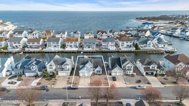 18 Peaksail Drive, Bayville, NJ 08721