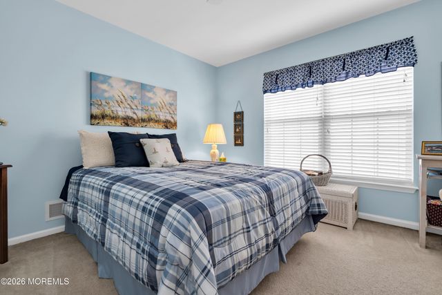 18 Peaksail Drive, Bayville, NJ 08721