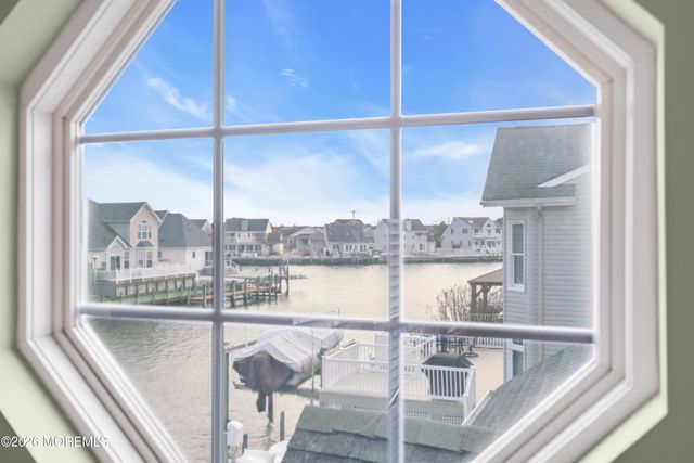 18 Peaksail Drive, Bayville, NJ 08721