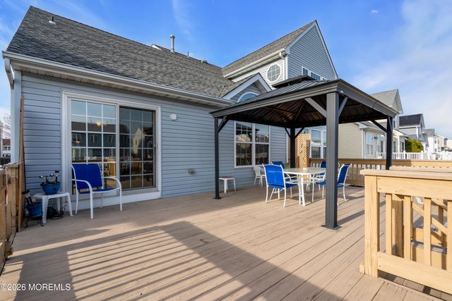 18 Peaksail Drive, Bayville, NJ 08721