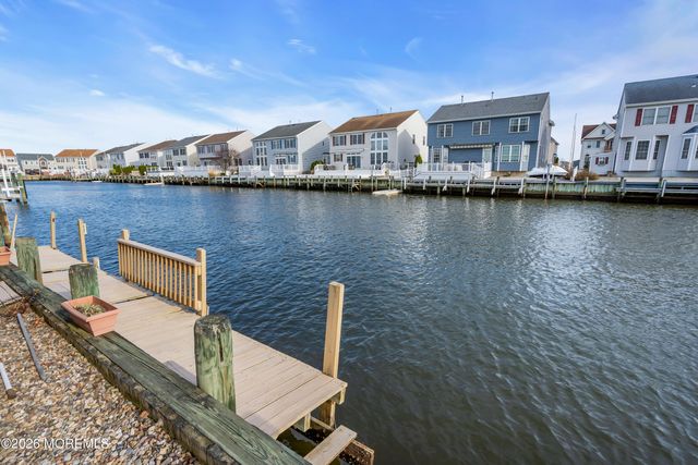 18 Peaksail Drive, Bayville, NJ 08721