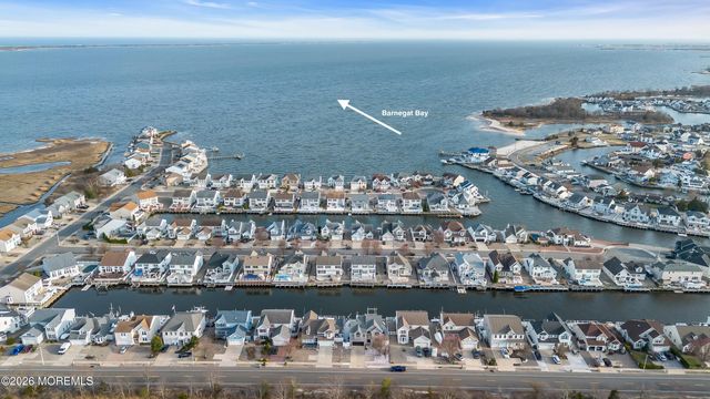 18 Peaksail Drive, Bayville, NJ 08721