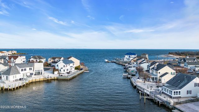 18 Peaksail Drive, Bayville, NJ 08721