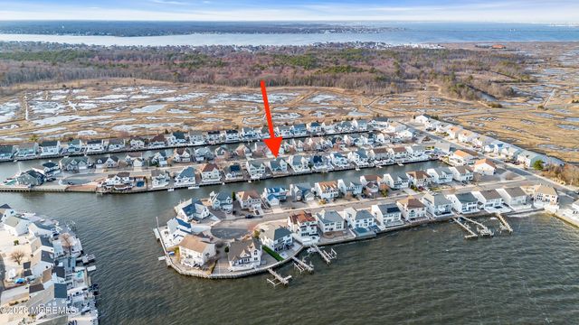 18 Peaksail Drive, Bayville, NJ 08721