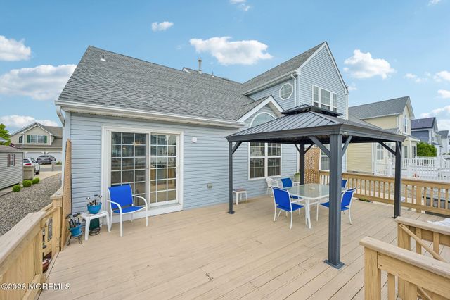 18 Peaksail Drive, Bayville, NJ 08721