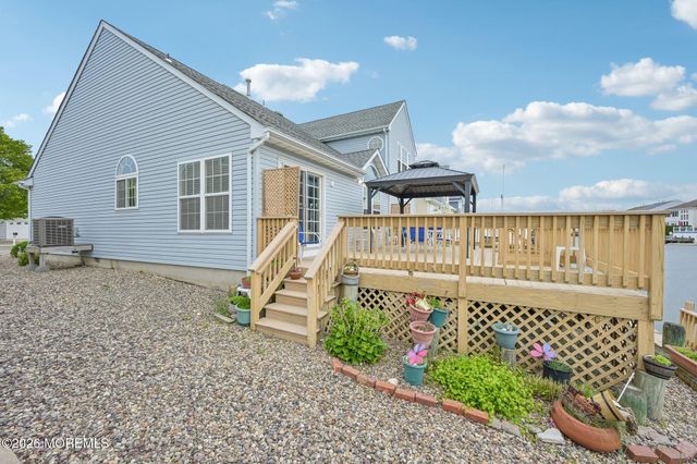 18 Peaksail Drive, Bayville, NJ 08721