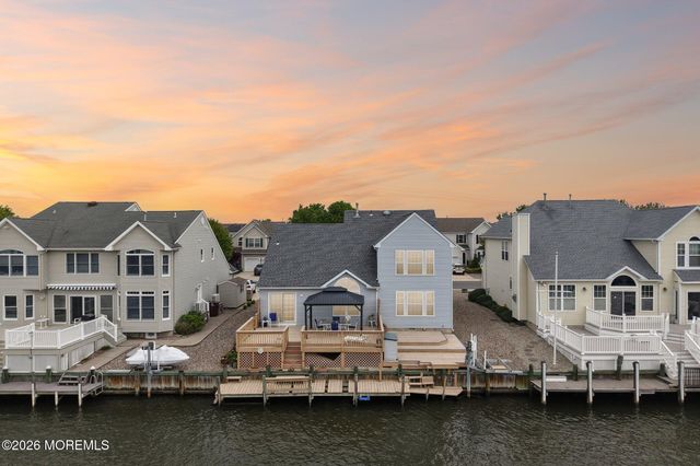 18 Peaksail Drive, Bayville, NJ 08721