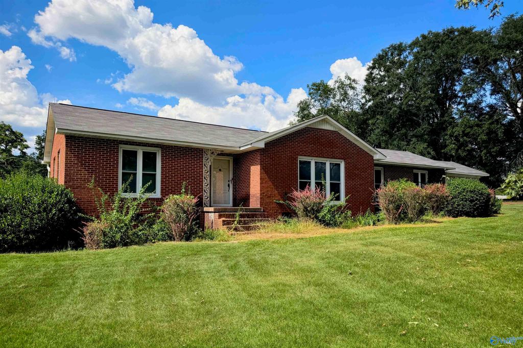 17169 County Road 460, Moulton, AL 35650