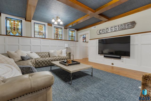 118 W 19th St Street, Sioux Falls, SD 57105