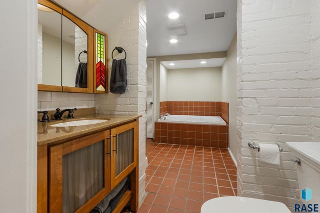 118 W 19th St Street, Sioux Falls, SD 57105