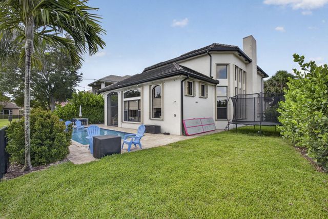 10415 St Germain Court, Wellington, FL 33449