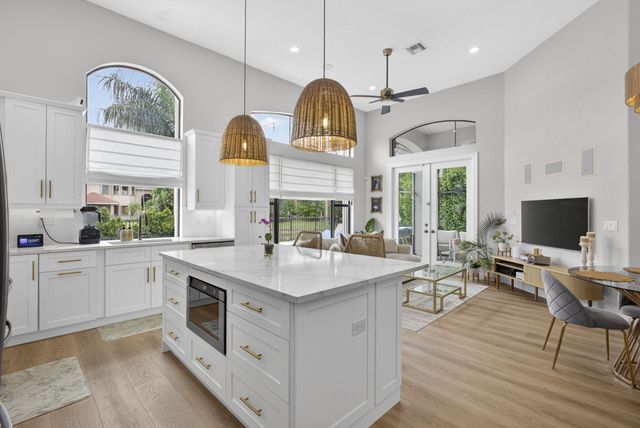 10415 St Germain Court, Wellington, FL 33449