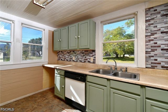 3381 Edgewood AVE, Fort Myers, FL 33916