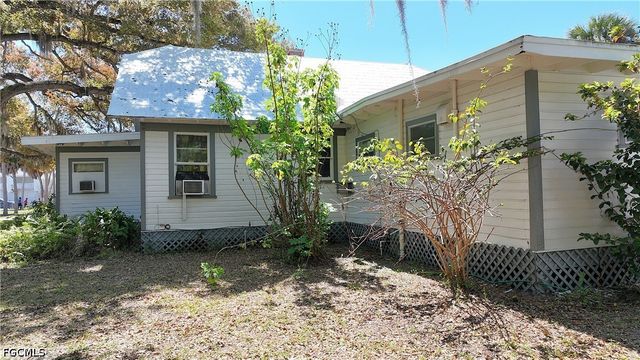 3381 Edgewood AVE, Fort Myers, FL 33916