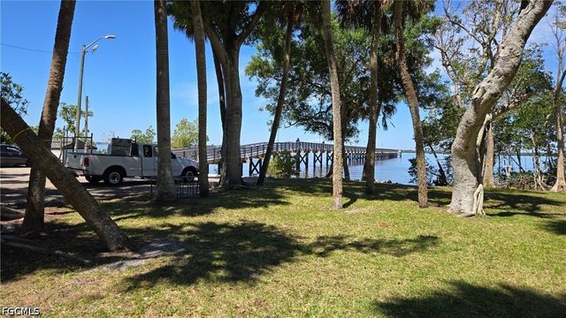 3381 Edgewood AVE, Fort Myers, FL 33916