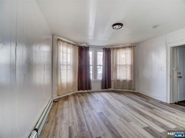 54 4th Street, Paterson, NJ 07522