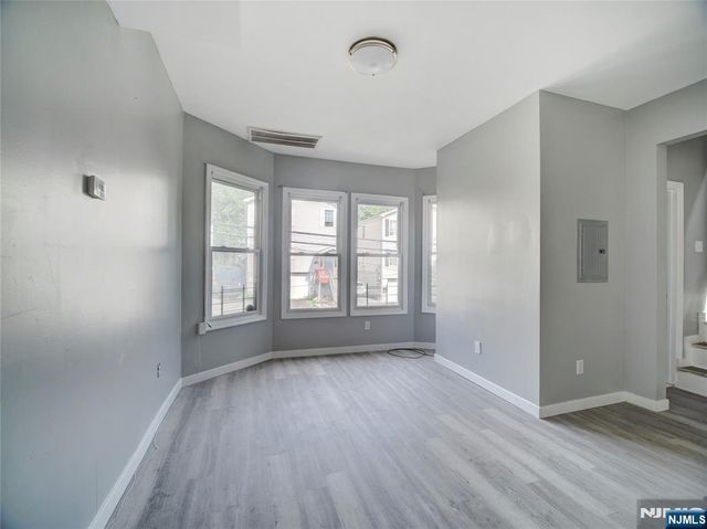 54 4th Street, Paterson, NJ 07522