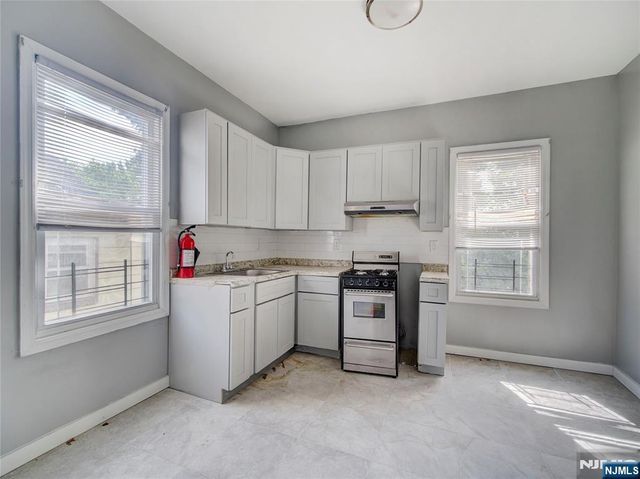 54 4th Street, Paterson, NJ 07522