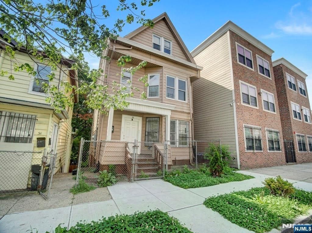 54 4th Street, Paterson, NJ 07522