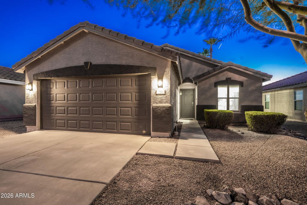 738 S COLONIAL Street, Gilbert, AZ 85296 — exterior