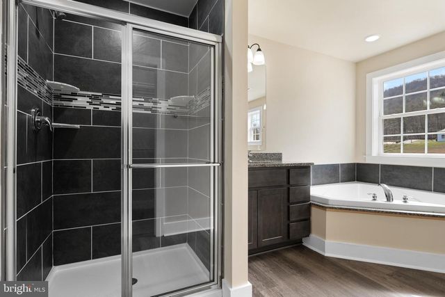 105 VICTORY LN., Hedgesville, WV 25427