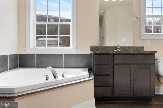 105 VICTORY LN., Hedgesville, WV 25427