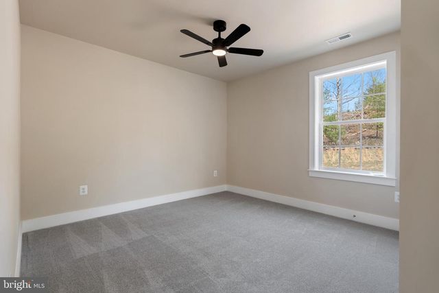 105 VICTORY LN., Hedgesville, WV 25427