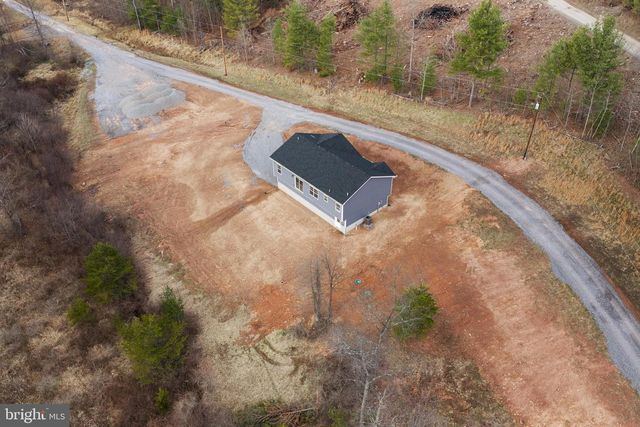 105 VICTORY LN., Hedgesville, WV 25427