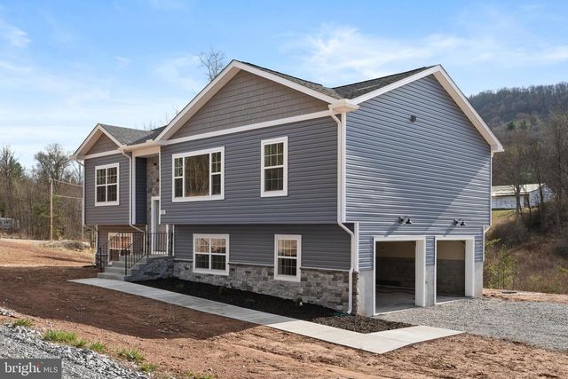 105 VICTORY LN., Hedgesville, WV 25427