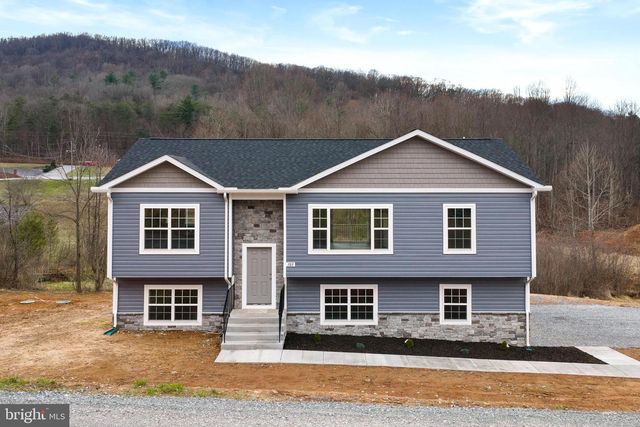 105 VICTORY LN., Hedgesville, WV 25427