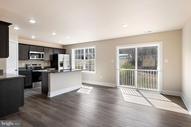 105 VICTORY LN., Hedgesville, WV 25427