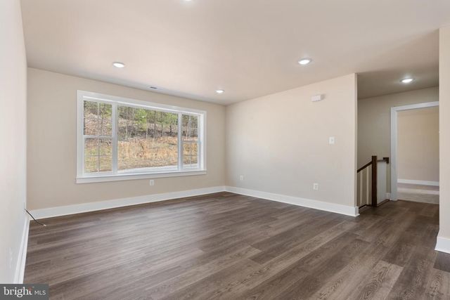 105 VICTORY LN., Hedgesville, WV 25427