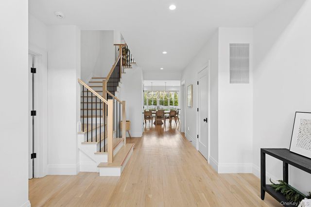 8 Sweetgrass Road, Westhampton, NY 11977