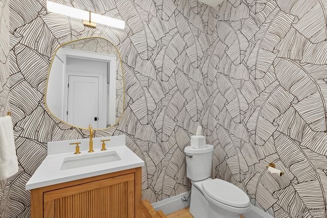 8 Sweetgrass Road, Westhampton, NY 11977