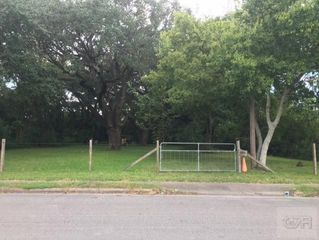221 S Bell Drive, Texas City, TX 77591