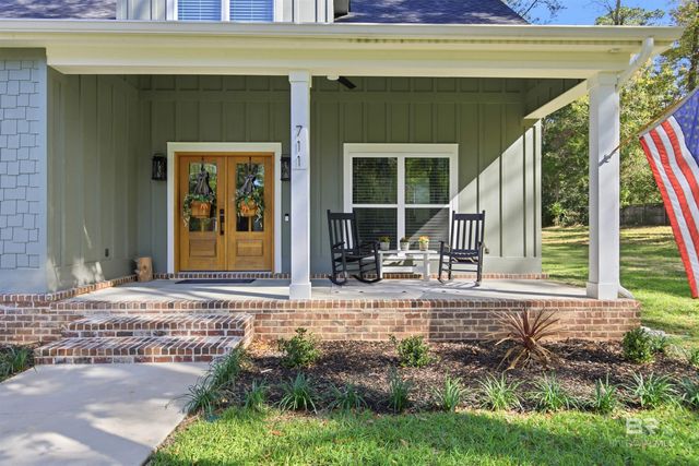 711 Deer Avenue, Daphne, AL 36526