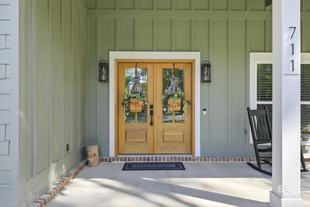 711 Deer Avenue, Daphne, AL 36526